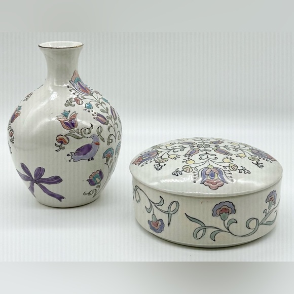 Toyo Inspirations Jena Hall for Toyo Trading CO. Floral Trinket Dish & Vase - Picture 2 of 9